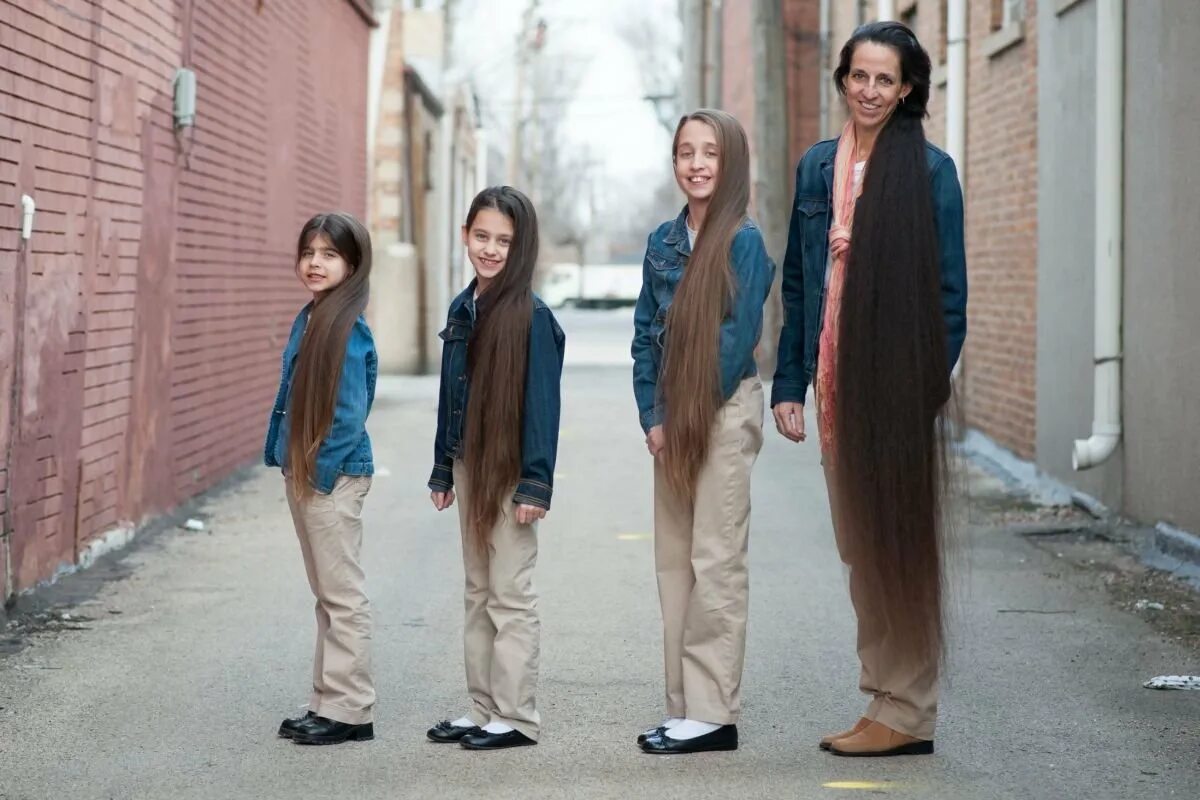 Кто из них настоящий