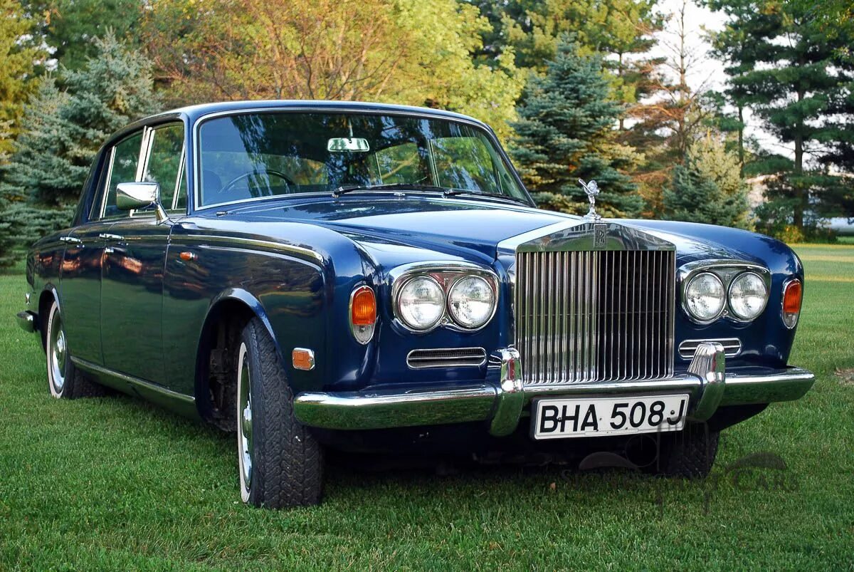 Classic roll. Роллс Ройс 1970. Rolls Royce Phantom Silver. Rolls Royce Phantom 1970. Роллс Ройс 1970 года.