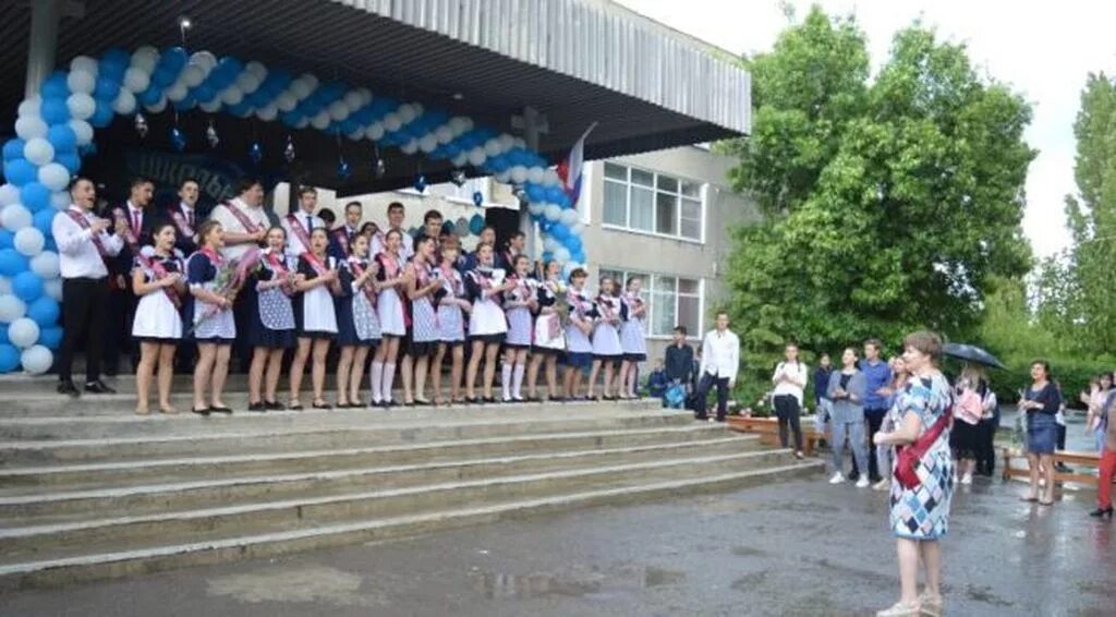 школа 23 г. директор 22 школы шахты фото. школа 22 шахты фото. школа 23 г. директор школы 22 шахты.