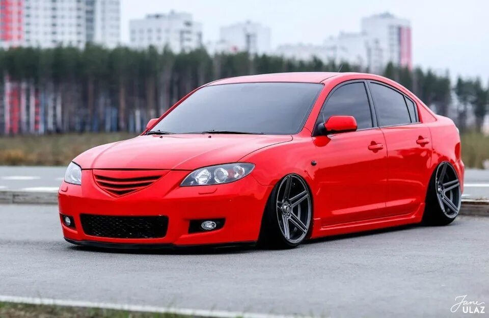Тюнинг мазда бк. Mazda 3 bk tuning. мазда 3 бк седан красная тюнинг. мазда 3 бк обвес. mazda 3 bk на пневме.