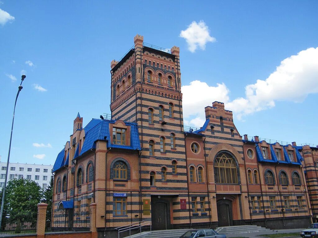 Йошкар-ола достопримечательности набережная брюгге. Архитектура города йошкар-ола. Республика марий эл йошкар-ола. Здания в йошкар оле. Здания в йошкар оле.