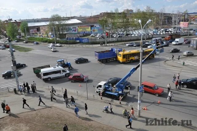 Камеры ижевск площадь. Перекресток удмуртская кирова ижевск. перекресток удмуртская кирова. перекресток удмуртская 10 лет октября. перекресток удмуртская майская ижевск.