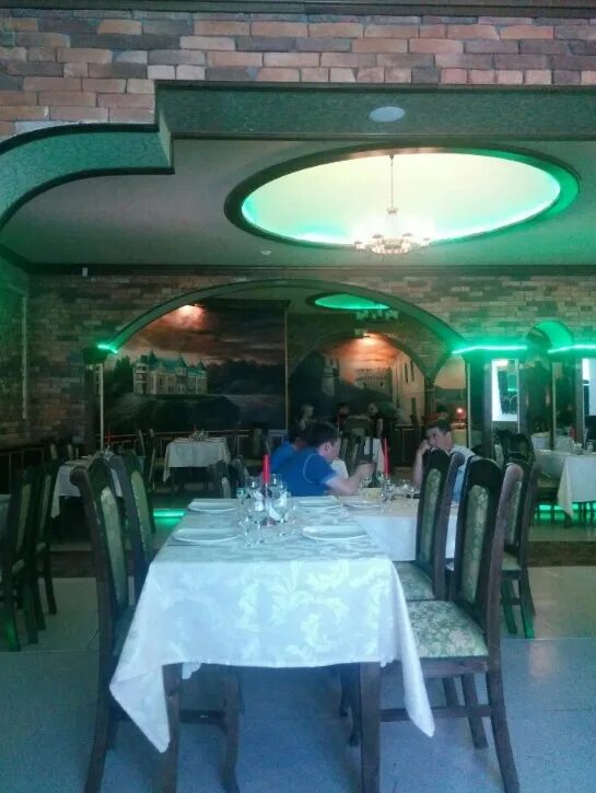 Девичья башня владивосток кафе фото. Девичья башня серовский тракт кафе. Девичья башня нижний тагил. Кафе девичья башня нижний тагил. Гостиница дом вкуса нижний тагил.