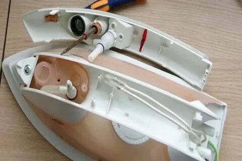 Утюг не нагревается а лампочка горит