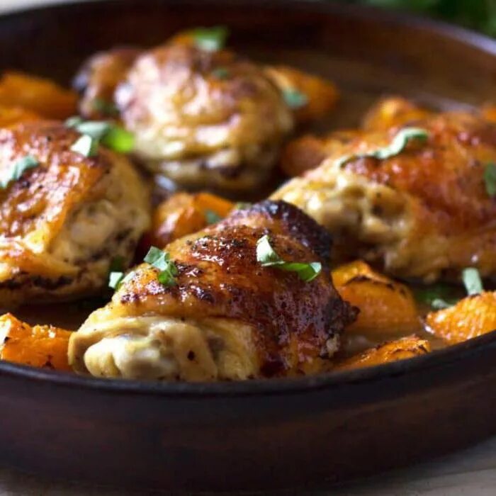 Вкусный ужин из филе бедра. Куриные бедра в духовке. Вкусное второе блюдо. Куриные бедрышки запеченные в духовке. Вкусные блюда из куриных бедрышек.