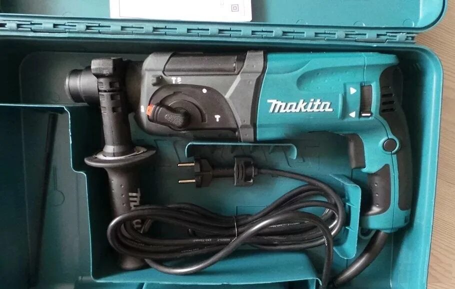 Перфоратор HR 2470 780. Перфоратор Makita hr2470. Отбойный молоток Makita hr2470. Перфоратор Makita hr2470 щетки. Макита б у купить