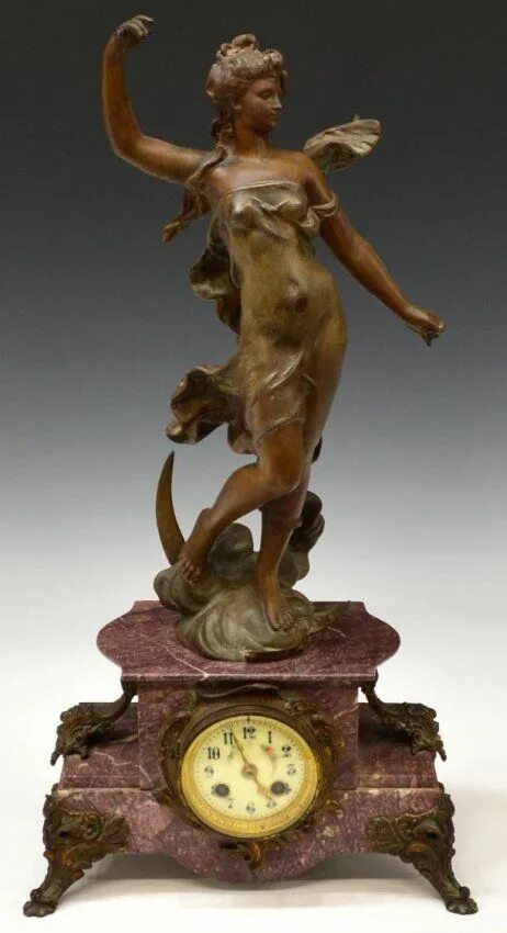 Скульптура часы. Статуя часика. Механические скульптуры. Памятник алиса в стране чудес в москве. Антиквариат часы будильник.