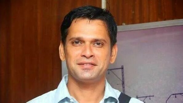 Самир дхармадхикари и его жена. Самир дхармадхикари. Индийский актер самир дхармадхикари. Махабхарата 1988. Шантану махабхарата.