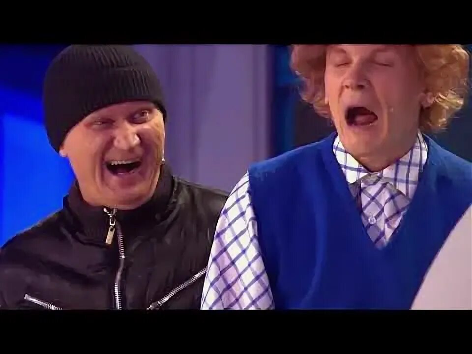 Уральские пельмени банкомат и грабитель. Пельмени банкомат. Уральские пельмени банкомат и грабитель. Бабка у банкомата. Уральские пельмени банкомат и грабитель.