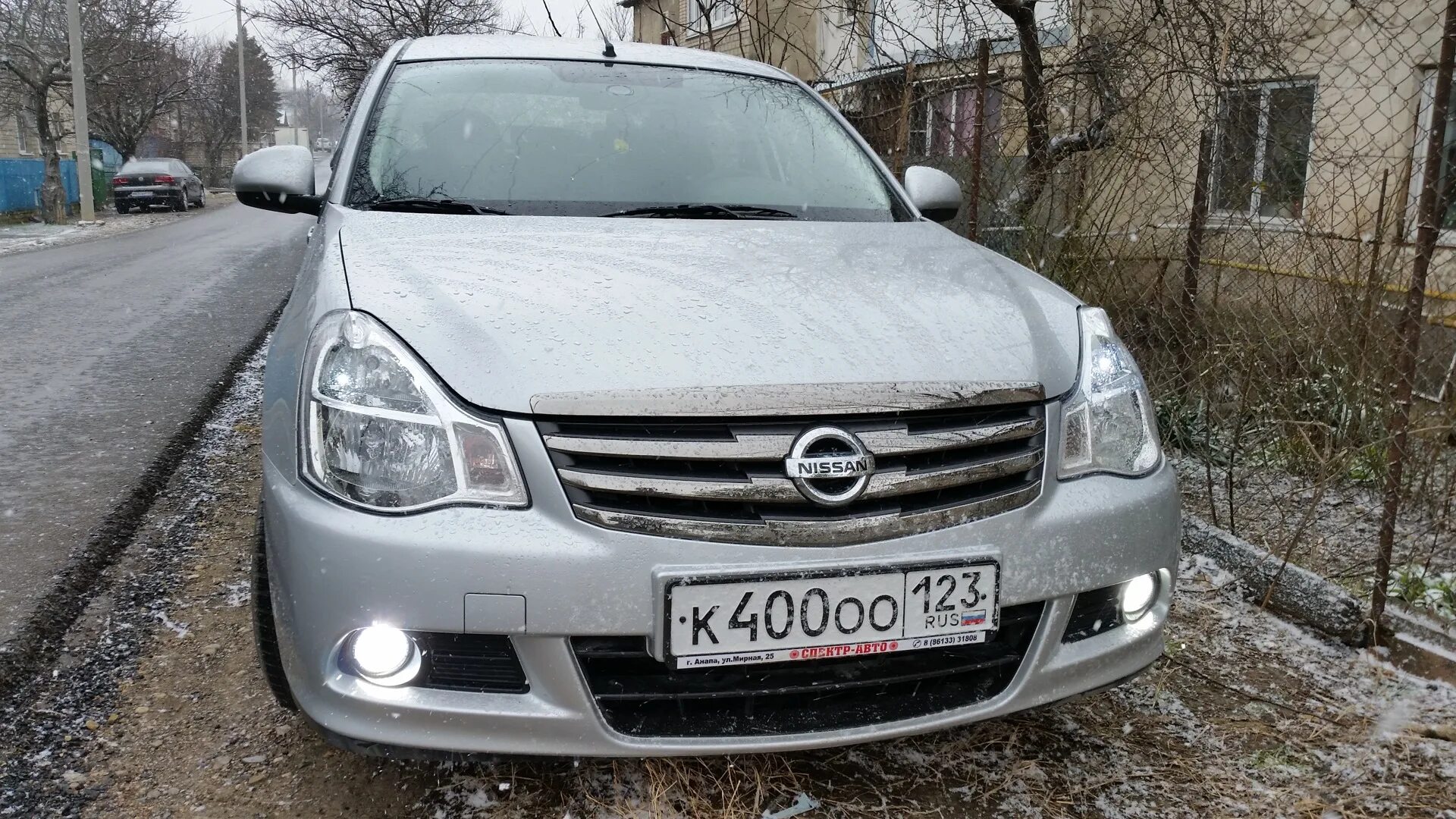 Реснички Nissan Almera g15. Axis решетка Nissan Almera g15. Ниссан Альмера g15 черная решетка радиатора. Реснички Ниссан альмераg15.