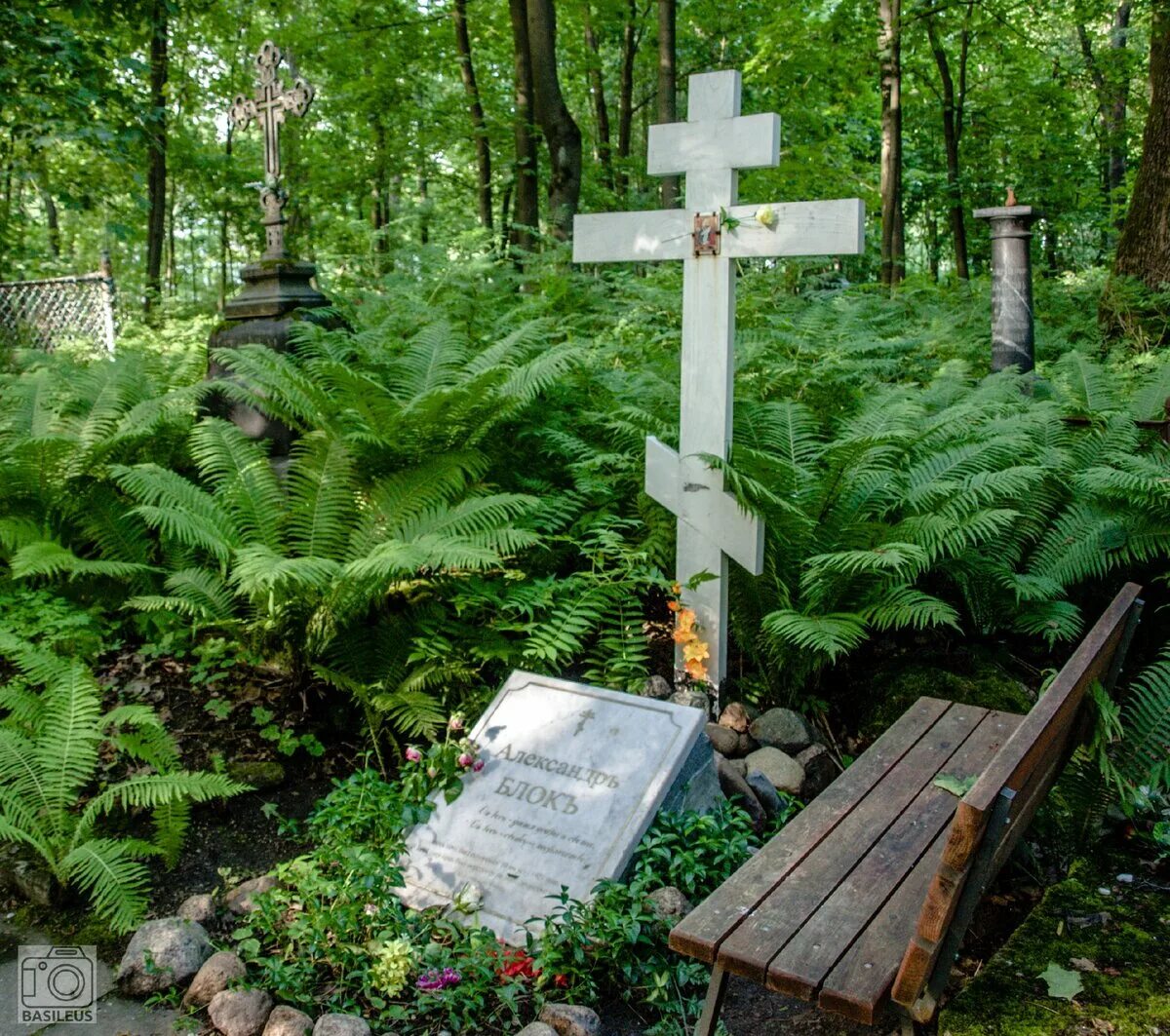 Смоленское православное кладбище блок. Могила блока Смоленское.