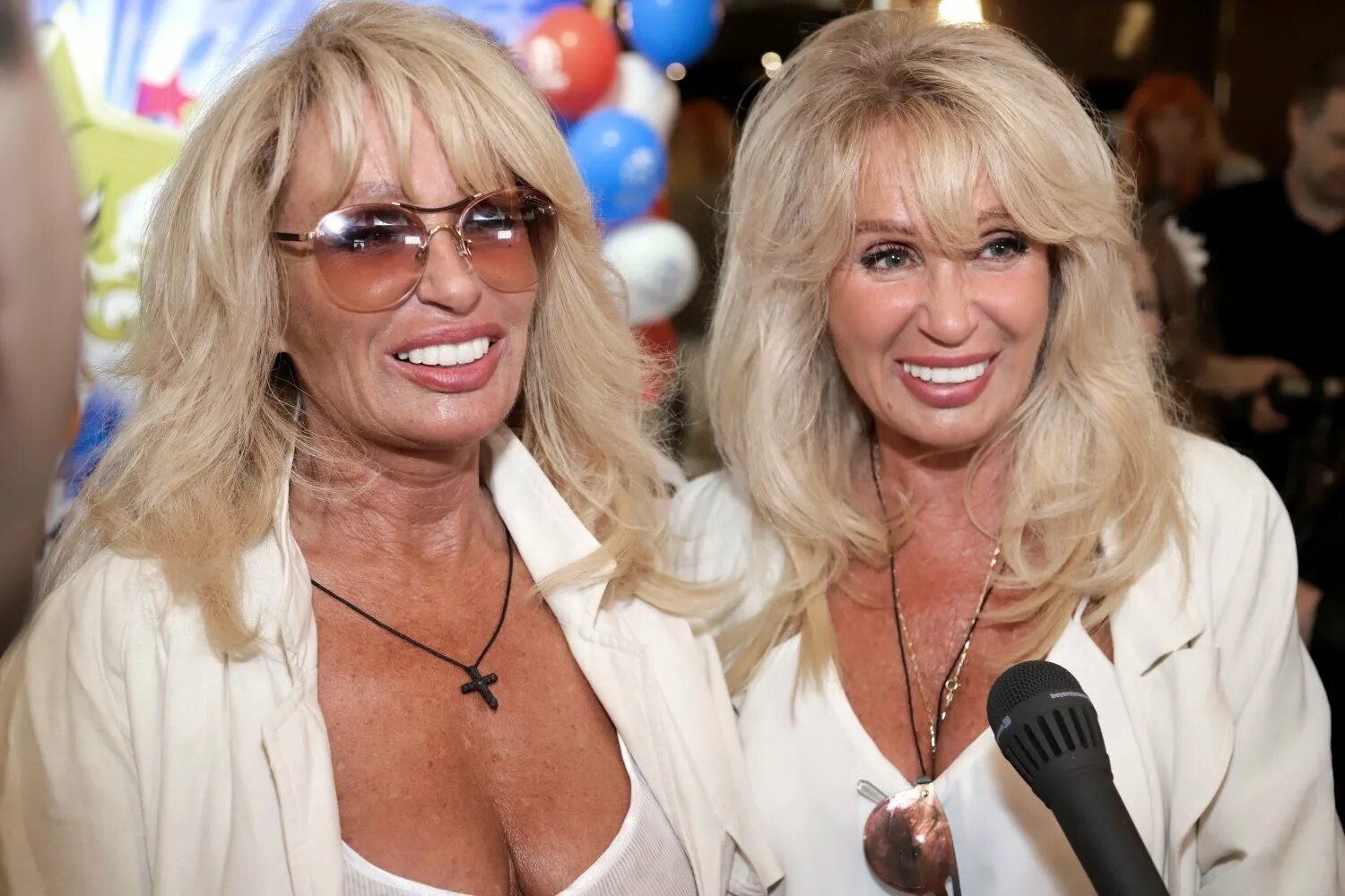 группа сёстры зайцевы. сестры зайцевы 2021. сестры зайцевы сколько лет возраст. сестры зайцевы певицы в молодости. группа сёстры зайцевы.