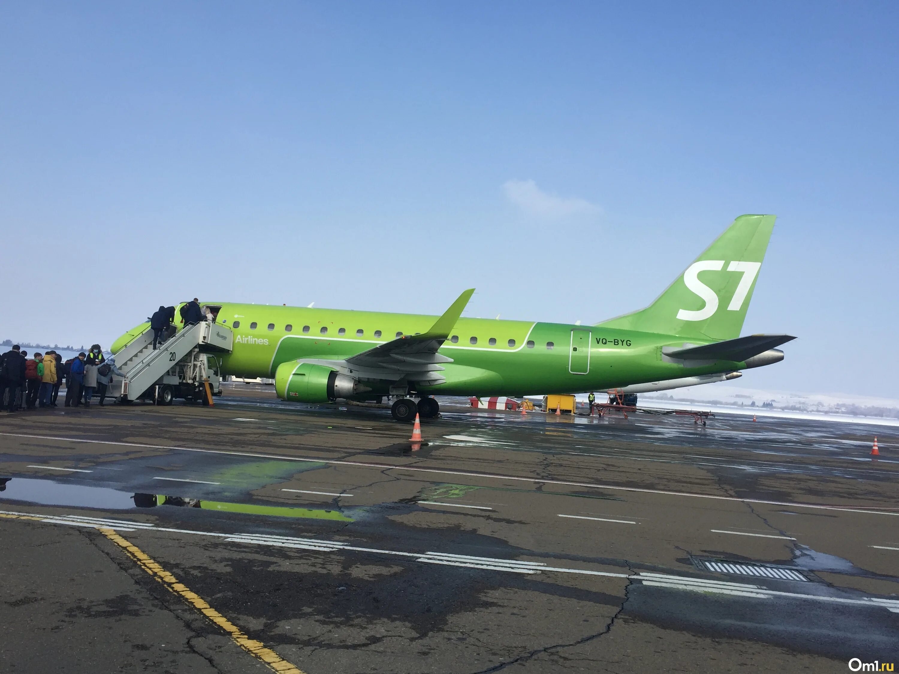 Самолеты s7 Airlines Новосибирск. Авиакомпания s7 Airlines аэропорт Толмачево. Самолёт s7 Airlines в Иркутск. Аэропорт Новосибирск s7.