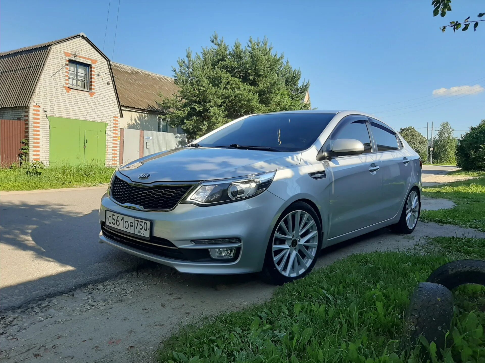 Kia Rio 3. -30 Киа Рио 3. Kia Rio 3 занижение. Kia Rio r18 занижение. Рио 3 дата