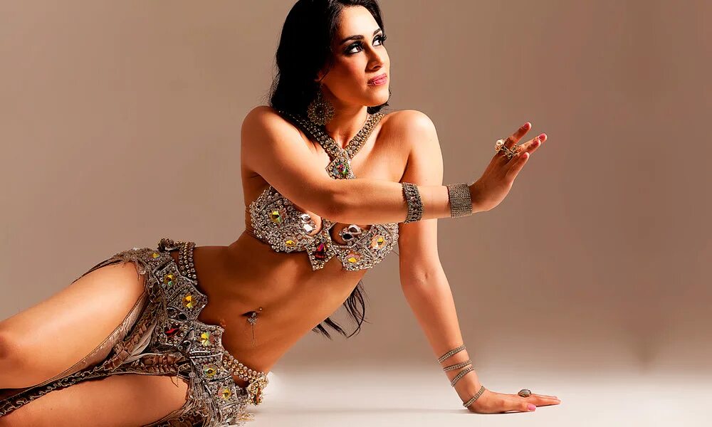 Arabic dancing girl