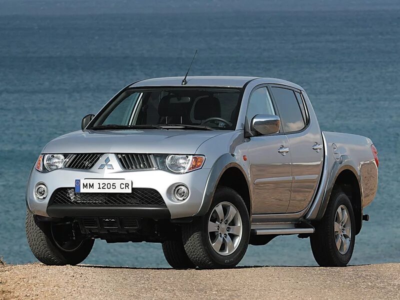 Мицубиси l200. Митсубиси л200. Nissan l200. Mitsubishi l200 Sportero.