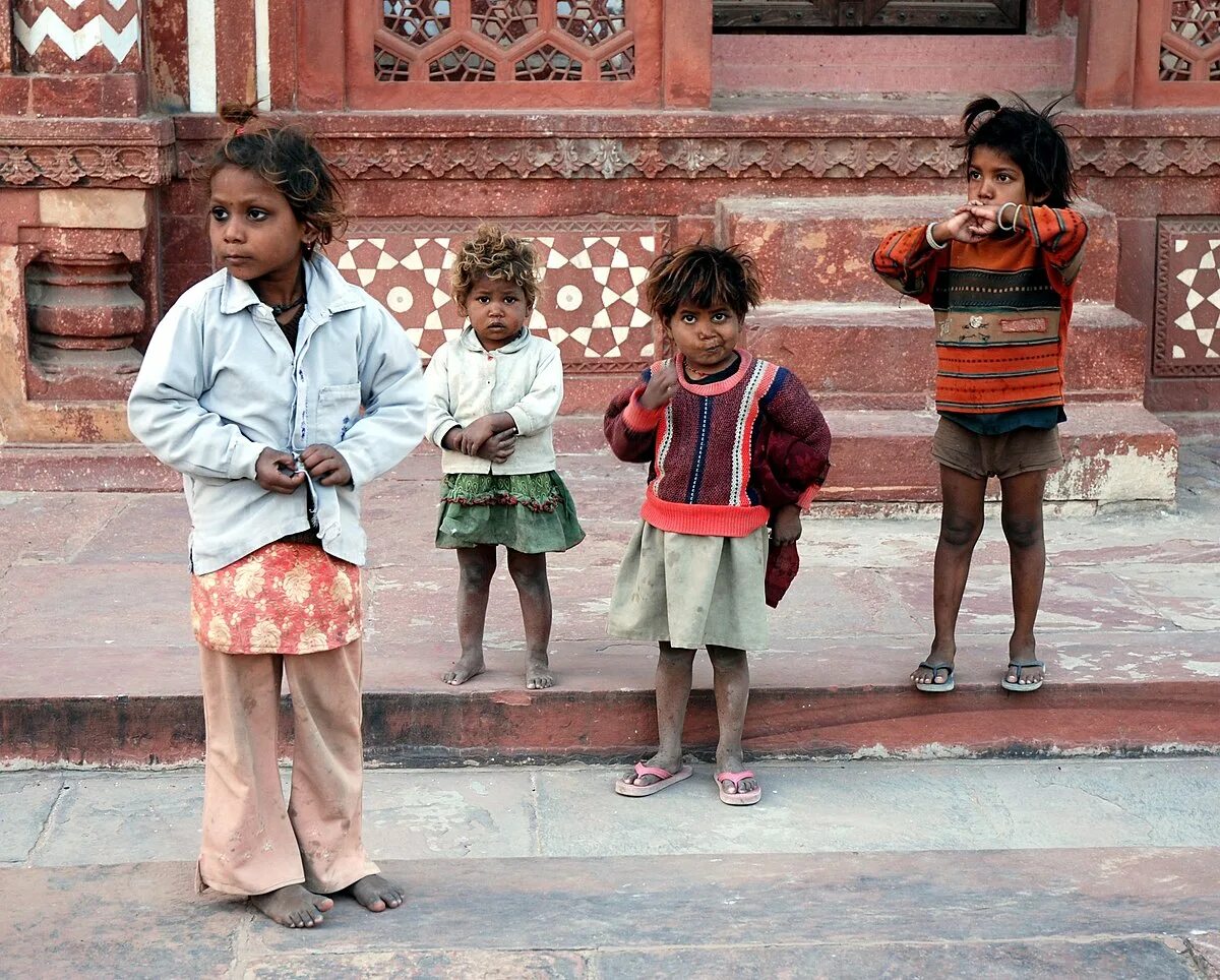 Common child. Индийские дети на улице. Индия для дошкольников. Индийские дети бездомные. Индусы дети.