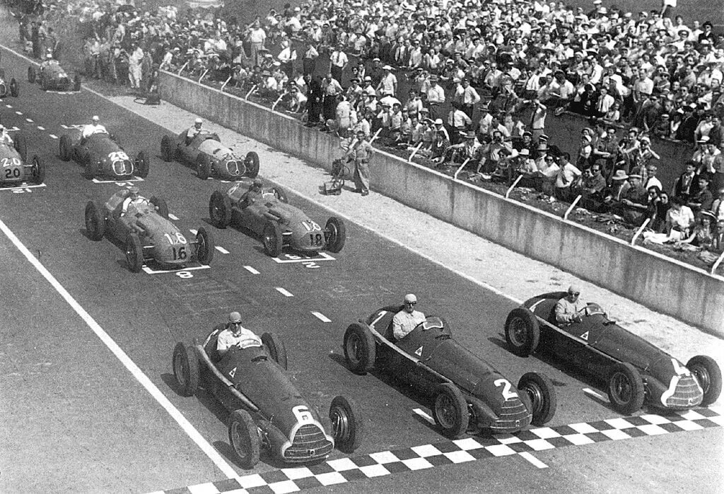 Старый гоняла. F1 1950. Ferrari f1 1950. Формула 1 1950. Гран-при Великобритании 1950.