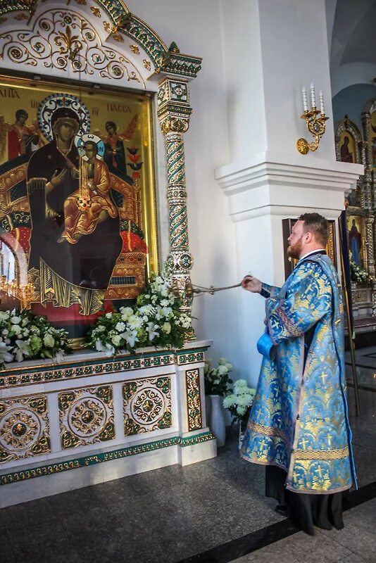 Храм иконы божией матери всецарица красноярск. Мантурово церковь всецарицы. Храм всецарица димитровград. Храм всецарица рязань фото. Скит даниловского монастыря всецарица.