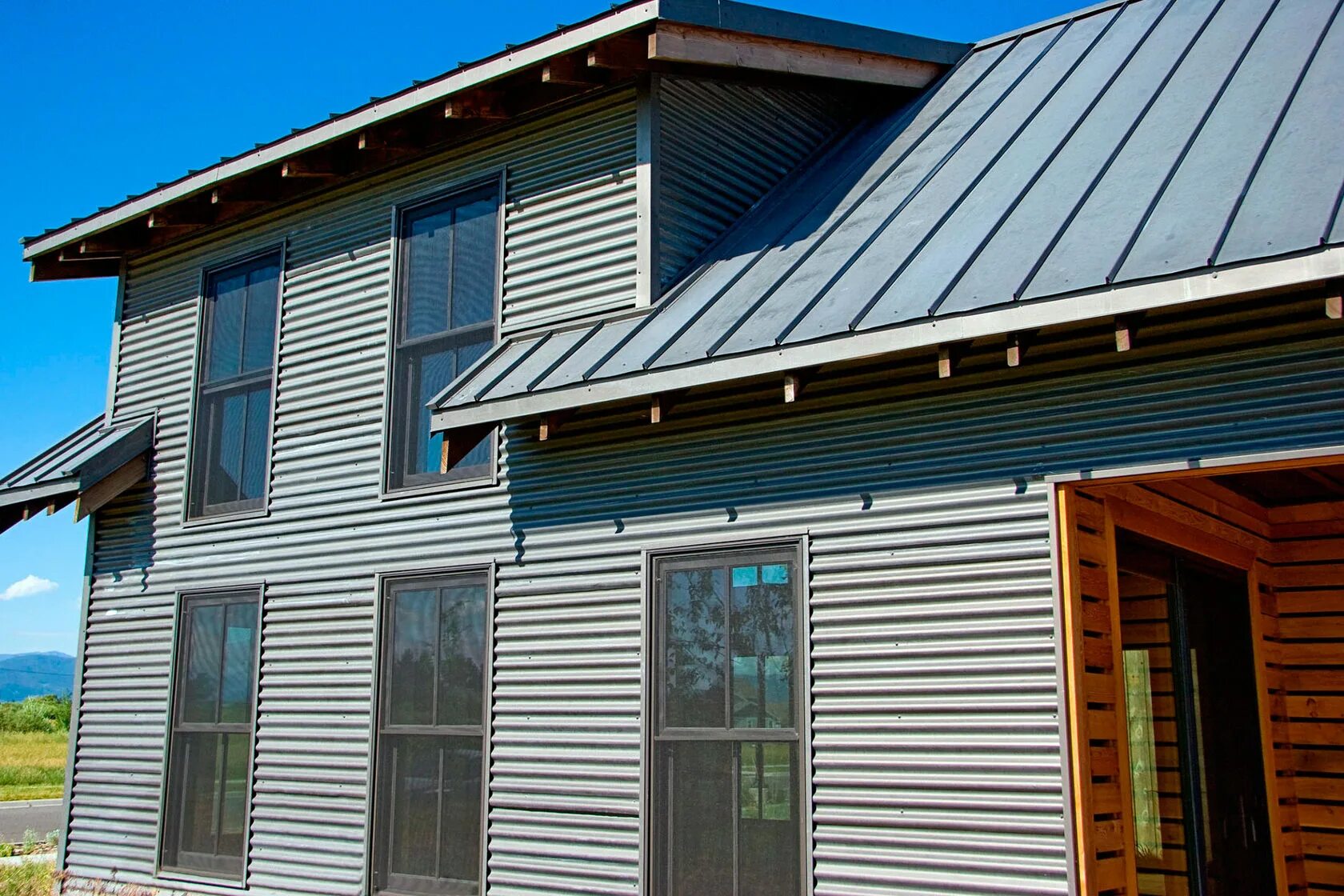 Металлический сайдинг для наружной отделки. Обшивка дома металлом. Обшивка дома металлом. Сайдинг под дерево. Сайдинг james hardie.