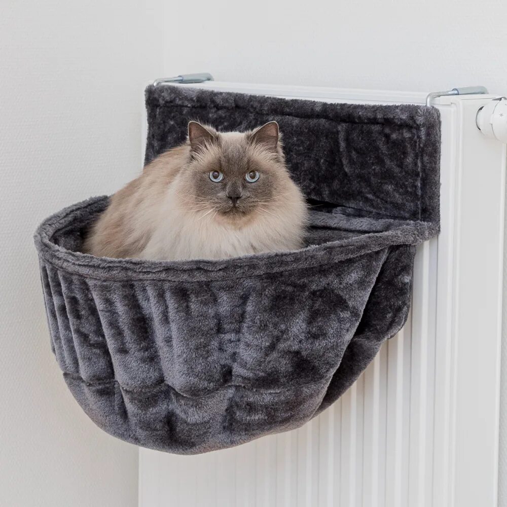 Гамак на батарею для кошек. Гамак для кошки Trixie. Гамак для кошек Trixie Radiator Bed 46х33х11 см. Trixie лежак-гамак для кошек трикси подвесной на радиатор. Гамак для кошек Trixie на радиатор 48х28х30 см.