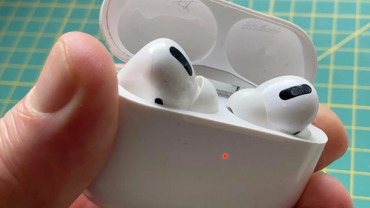 Что лучше airpods pro 2. Apple AIRPODS Pro 2022. AIRPODS Pro 2 2022. Беспроводные наушники Apple Earpods Pro 2. Последняя версия наушников Apple 2022.