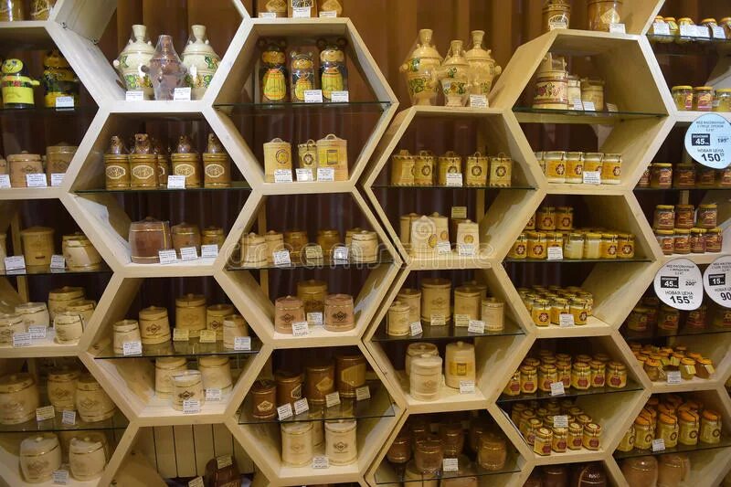 В каком отделе мед. Магазин меда (Honey shop) в Белек. Витрина для меда. Прилавок с медом. Стеллаж для меда.