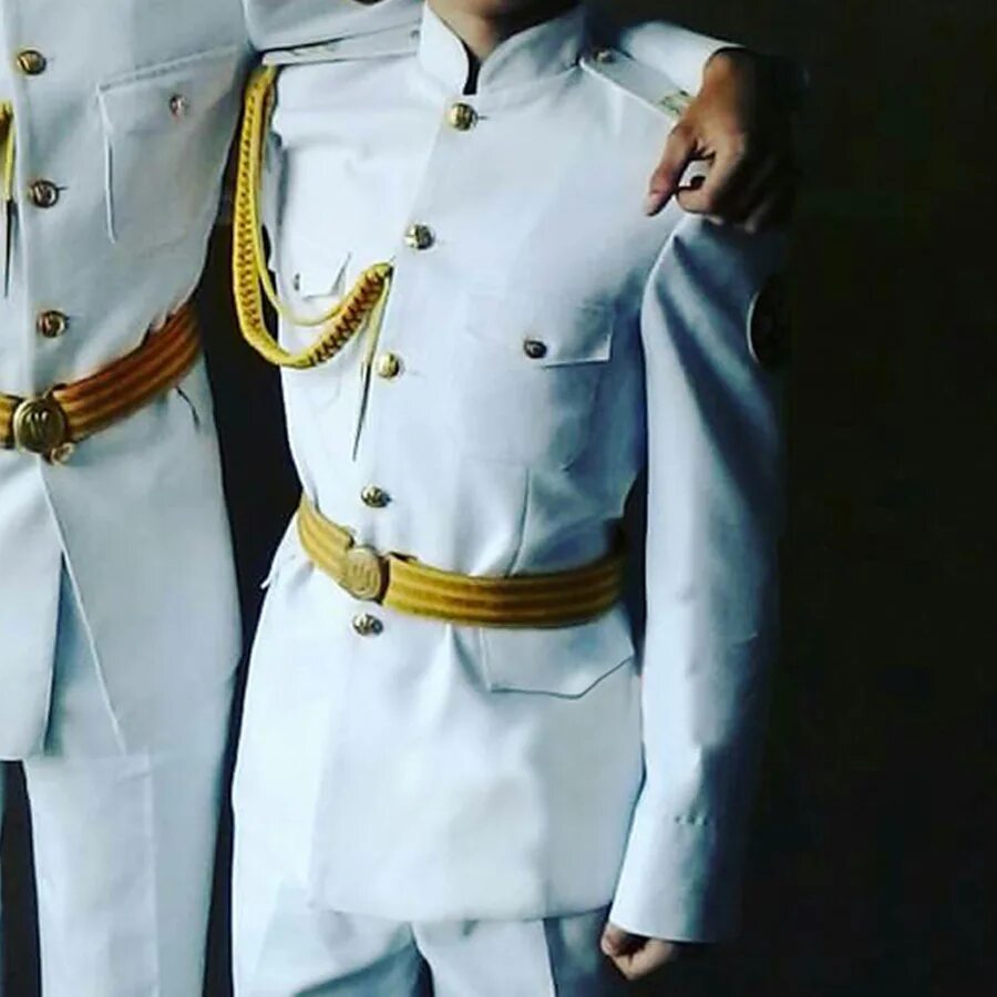 белый китель жюри. белый китель шоу на пятнице. парадный китель мо рф. сергей зверев генерал. китель риа 1914.