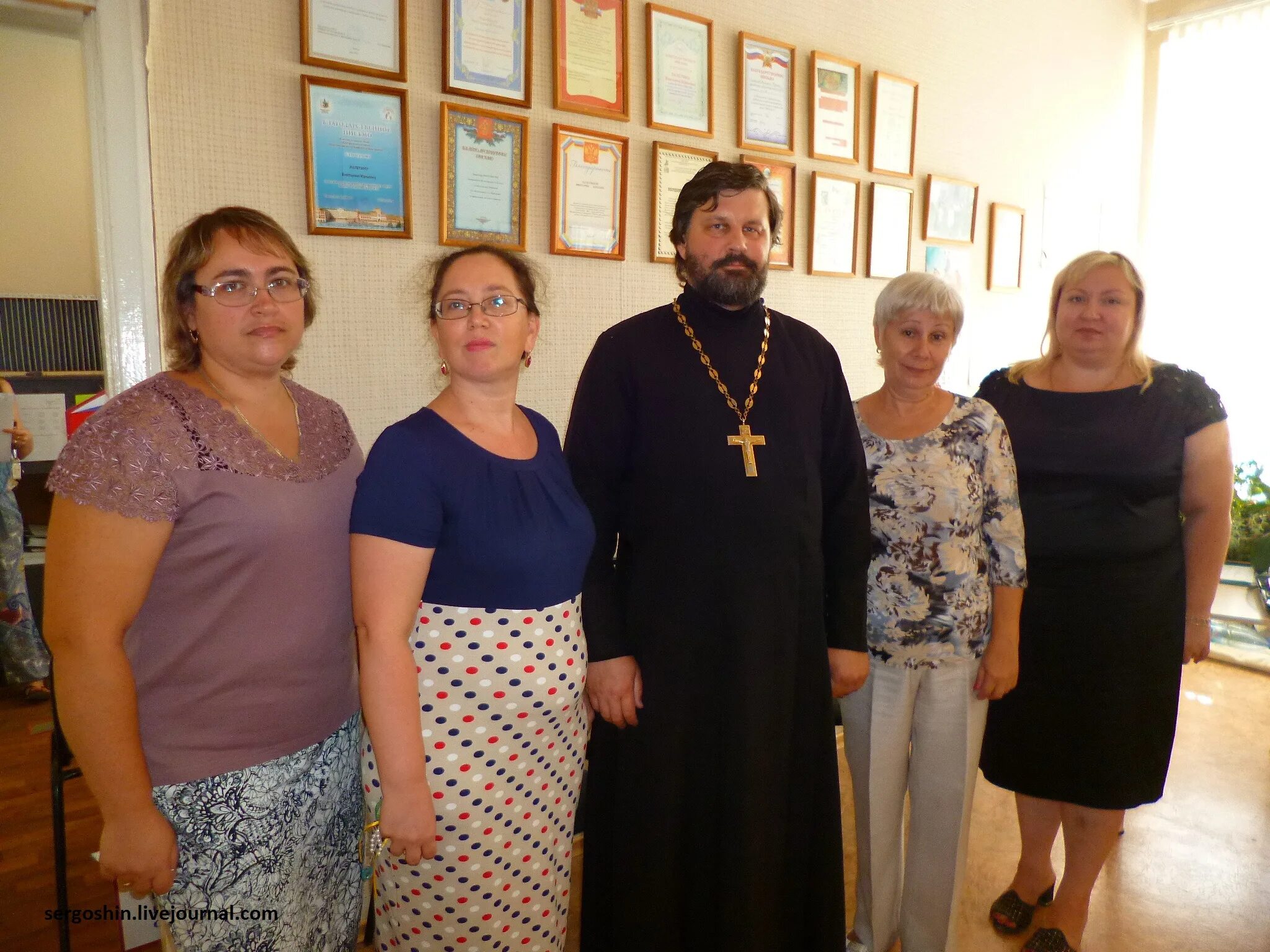 41 школа ростовская школа шахты. Выпускник первого класса. Школа 41 шахты учителя. 41 школа ростовская школа шахты. Школа 35 город шахты.