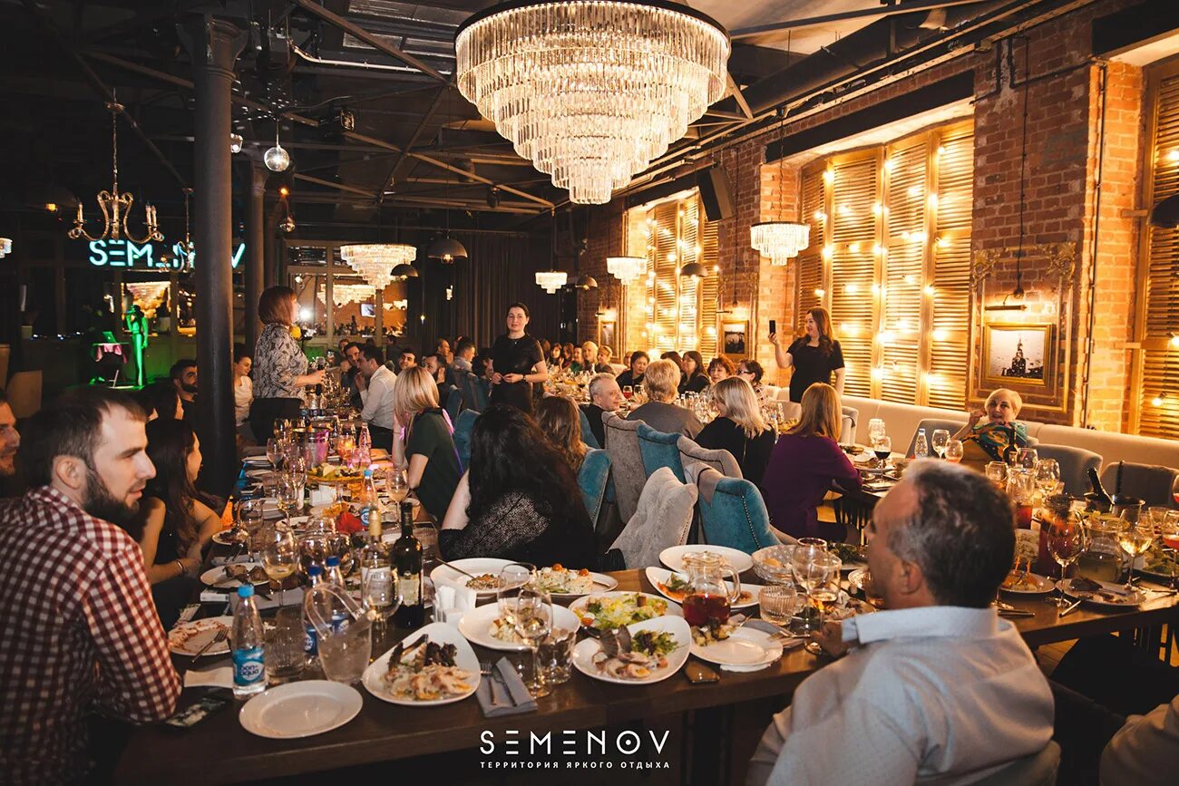 Москва ткацкая улица 5с7 semenov club. Семенов клаб на ткацкой 5. Ресторан Семенов на Семеновской. Семенов бар Москва. Семенов клаб на Семеновской боулинг.