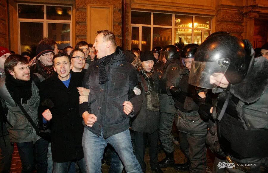 19 декабря 2011. 5 Декабря 2011. Митинг 5 декабря 2011 года. Митинг чистые пруды 2011. Митинг на чистых прудах 5 декабря 2011.