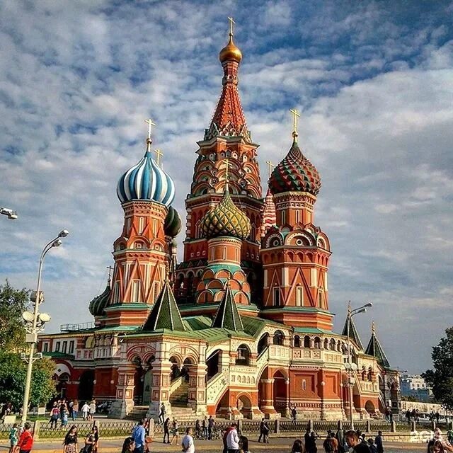 храм васисиля блаженного. покровский собор храм василия блаженного в москве. храм покрова на рву собор василия блаженного москва. собор василия блаженного архитектор. храм василию блаженному в москве.