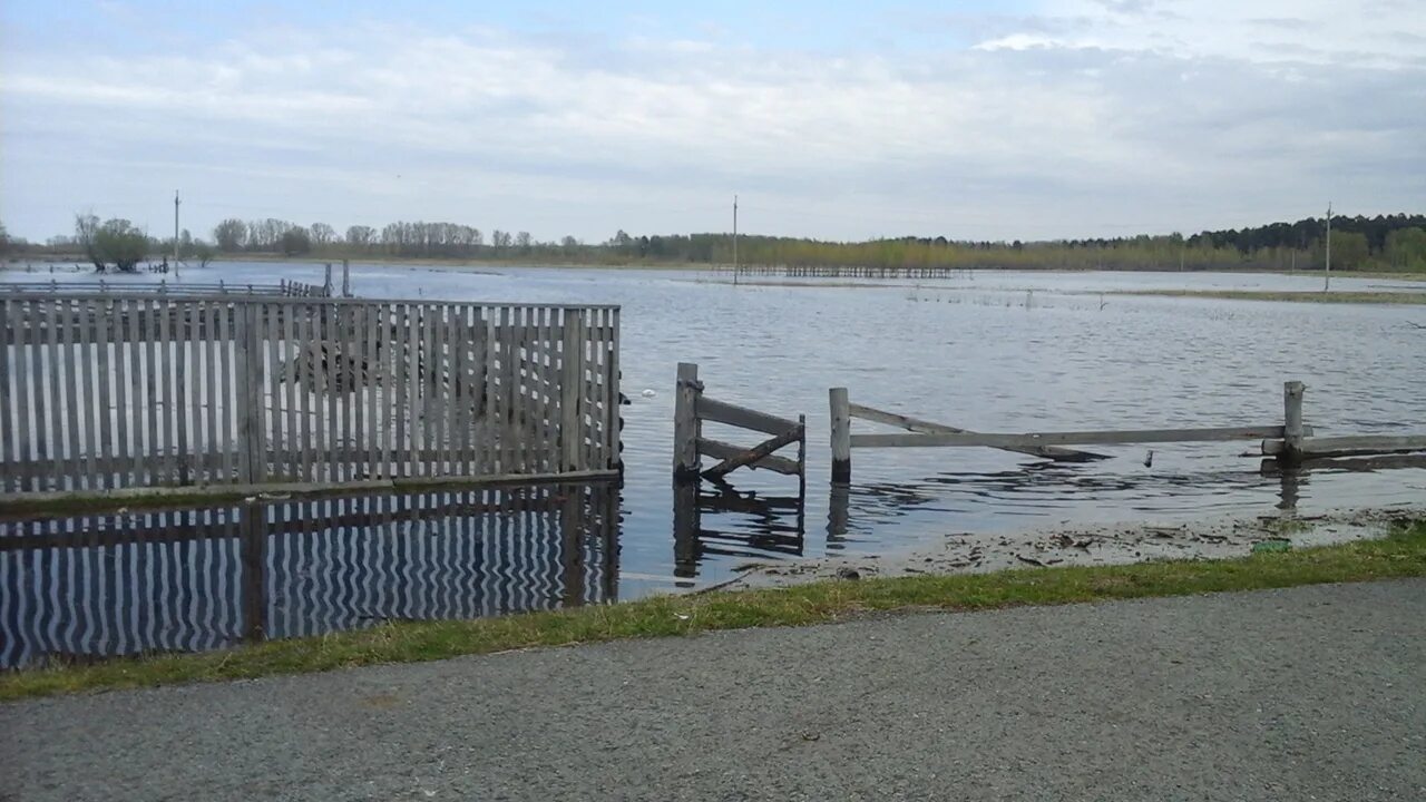 Уровень воды в реке тобол ялуторовск. Тобольск Иртыш 2021. Уровень воды в Иртыше в Тобольске. Уровень воды в Иртыше 2016. Озеро Чебургинское.