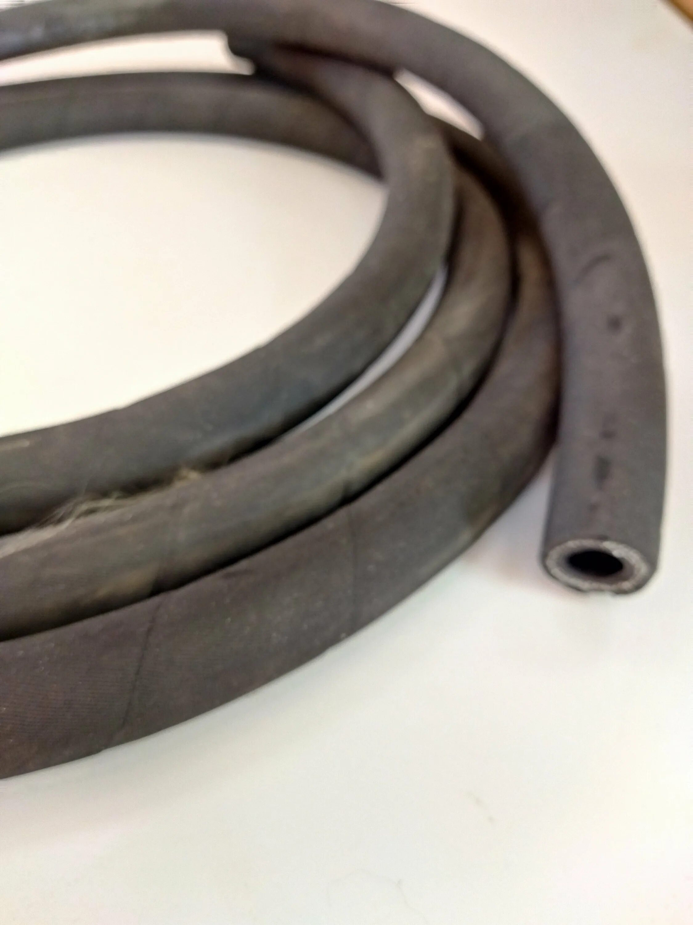 8*15,5мм (9,8атм) 1м. Рукав дюритовый 40у. Шланг дюритовый 20. Дюритовыми шлангами. 70х86 мм (9,8 атм) гост 10362-2017.