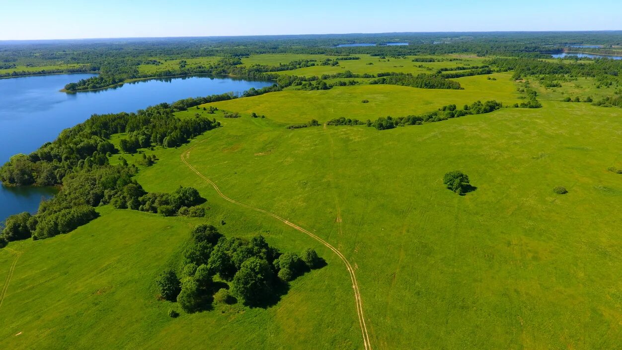 деревня заозерье дом оз ласцо тверская обл селигер. озеро круглое лужский район. га озера. озеро на участке. озеро серменок на селигере.