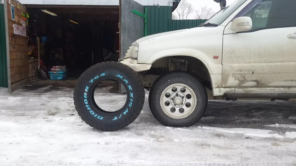 Эскудо на 31 колесах. Сузуки эскудо первого поколения на резине 245/75r16. 235 75 15 на эскудо. Резина 235 75 15 на эскудо. Сузуки эскудо первого поколения на резине 245/75r16.