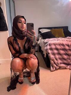 Desperately need my nails done LOL Scrolller 