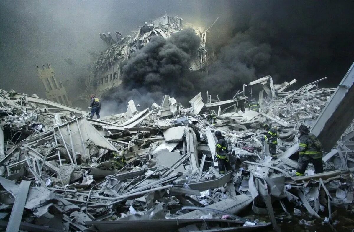 Будут ли восстанавливать крокус после теракта. Башни-Близнецы 11 сентября 2001. Башни-Близнецы Нью-Йорк теракт. Сентябрь 2001 башни Близнецы.