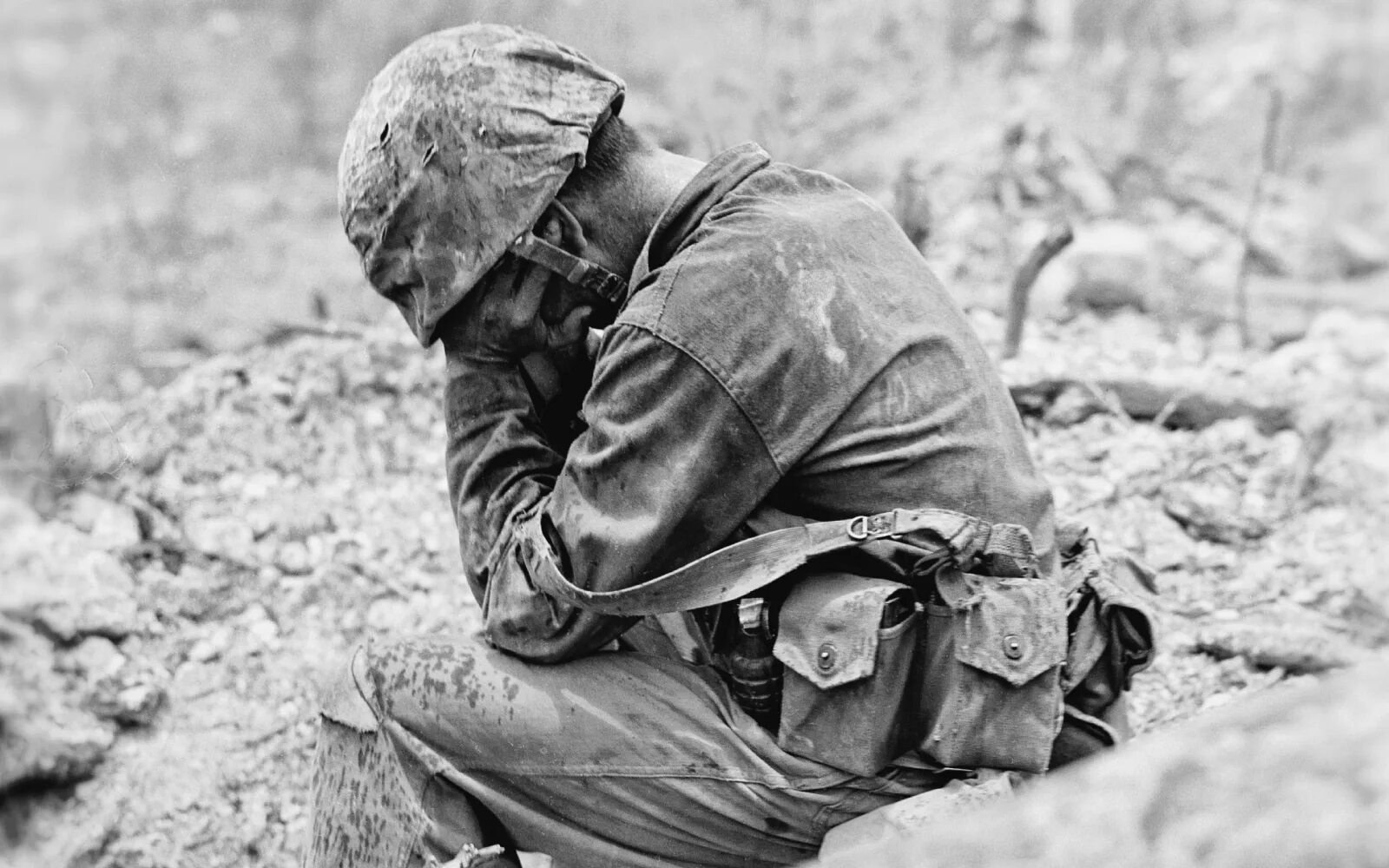 Он был сильнейшим солдатом. Солдат. Солдат российской армии. Невеста солдата. Грустный солдат.