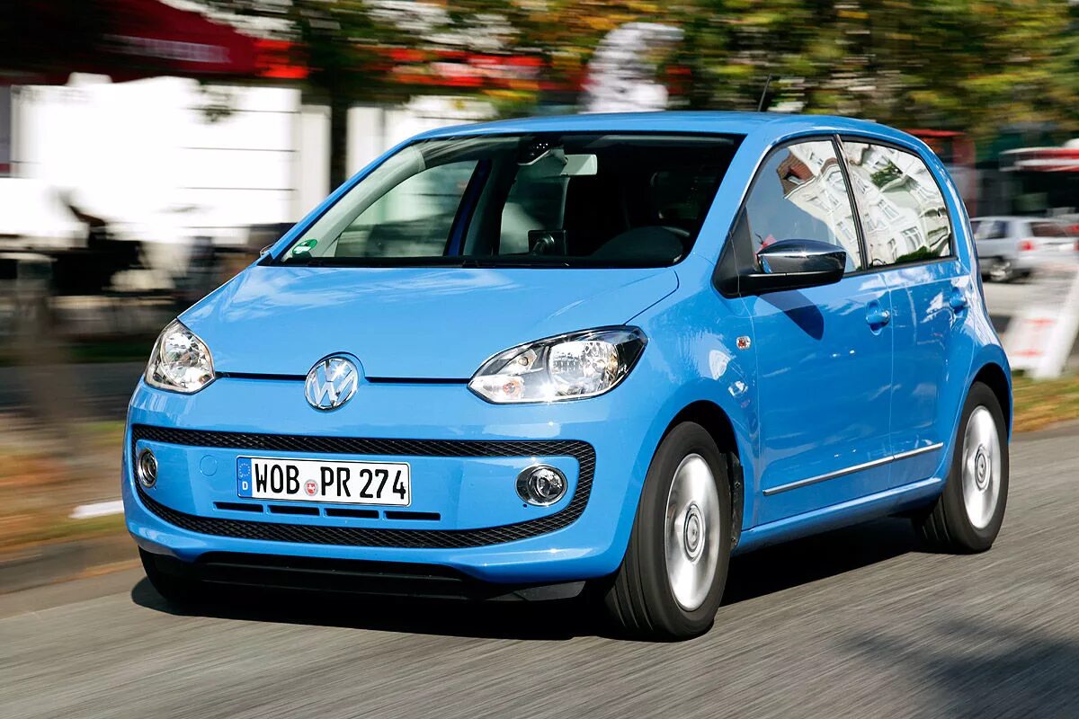 Volkswagen up! 2012. Маленький экономичный автомобиль. Маленькая экономичная машина. Самый экономичный автомобиль. Самые экономичные бензиновые