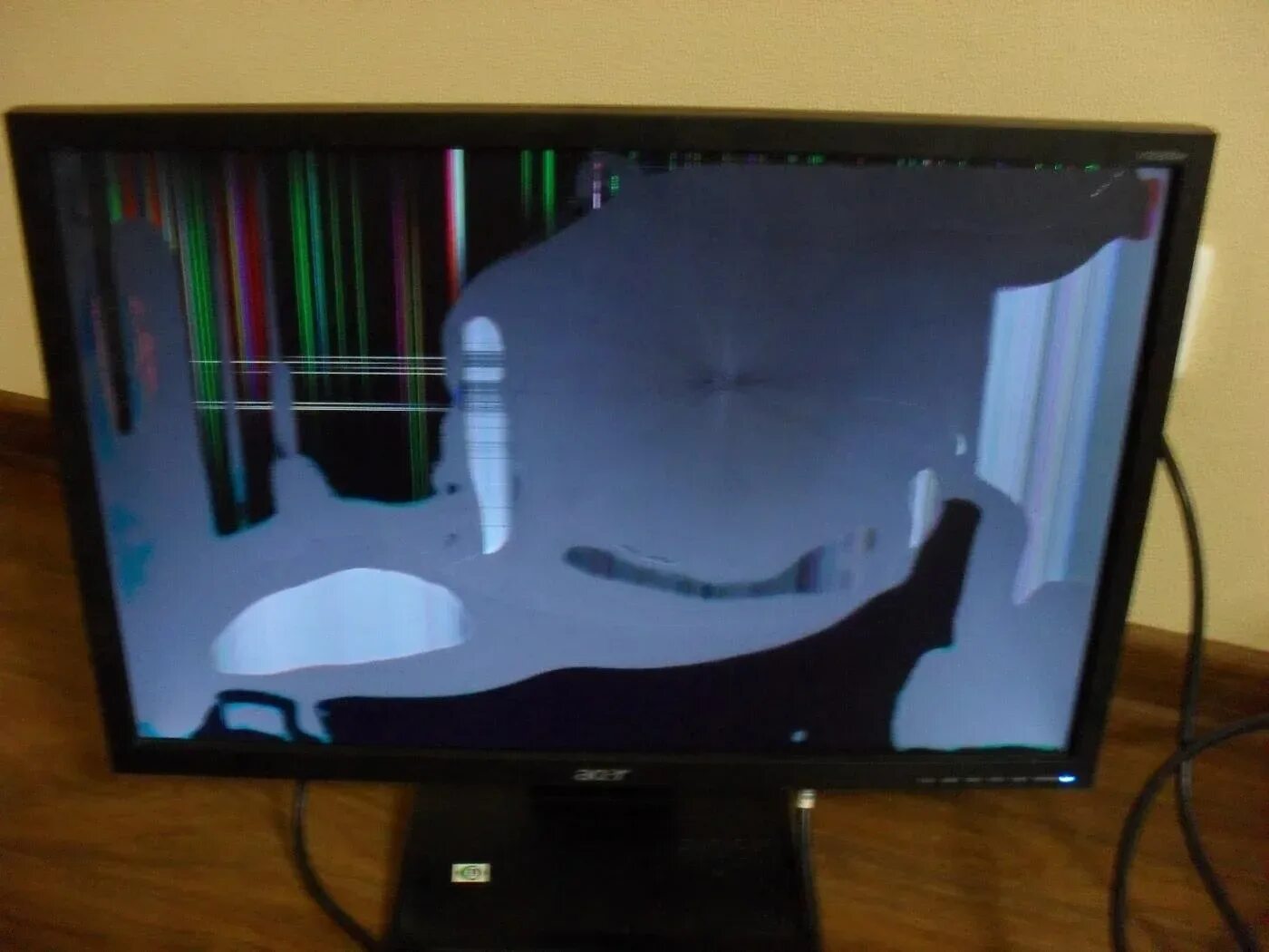 Монитор филипс 27. Экран с разбитой матрицей. Матрица для монитора acer eg240y. Smart frame philips что это. Philips brilliance 226c монитор.