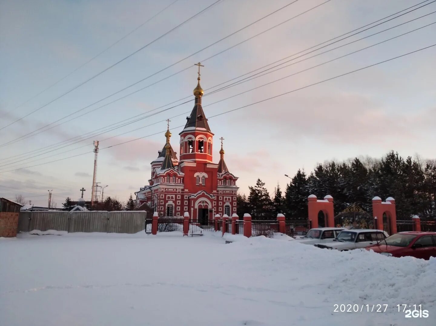 Храм береговое. Николо-Игнатьевский храм Омск. Свято-Никольско-Игнатьевская Церковь. Свято Николо Игнатьевский храм Омск фото. Новоомский поселок Омск храм.