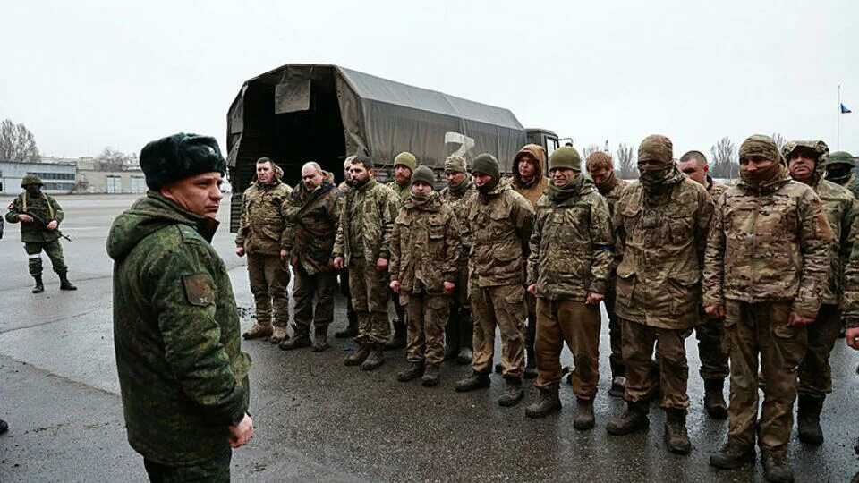 Плен вс рф. Русскиисолдаты на Украине. Российские солдаты на украим. Пленные украинские солдаты.
