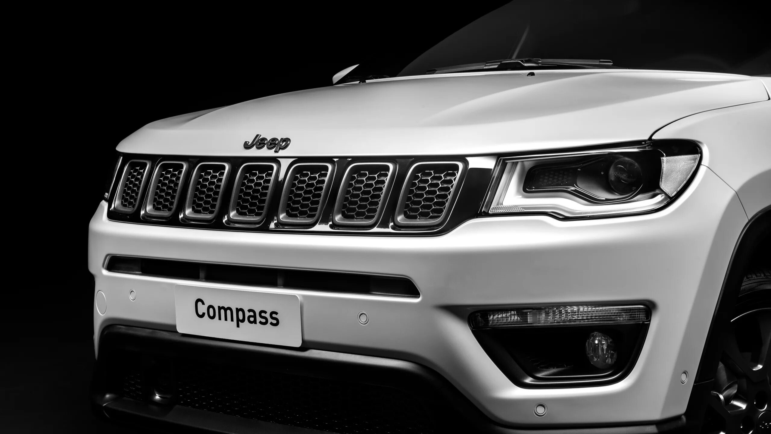 Jeep Compass s. Джип компас 2019 Найт игл. Багажник Jeep Grand Cherokee 4xe 2022-2023. Jeep Compass стекло лобовое артикул.