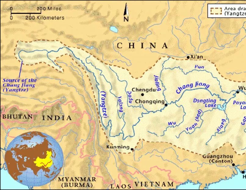Где берет начало река янцзы. Бассейн реки Хуанхэ и Янцзы. Бассейн реки Янцзы на карте. Река Янцзы на физической карте. Исток реки Хуанхэ.
