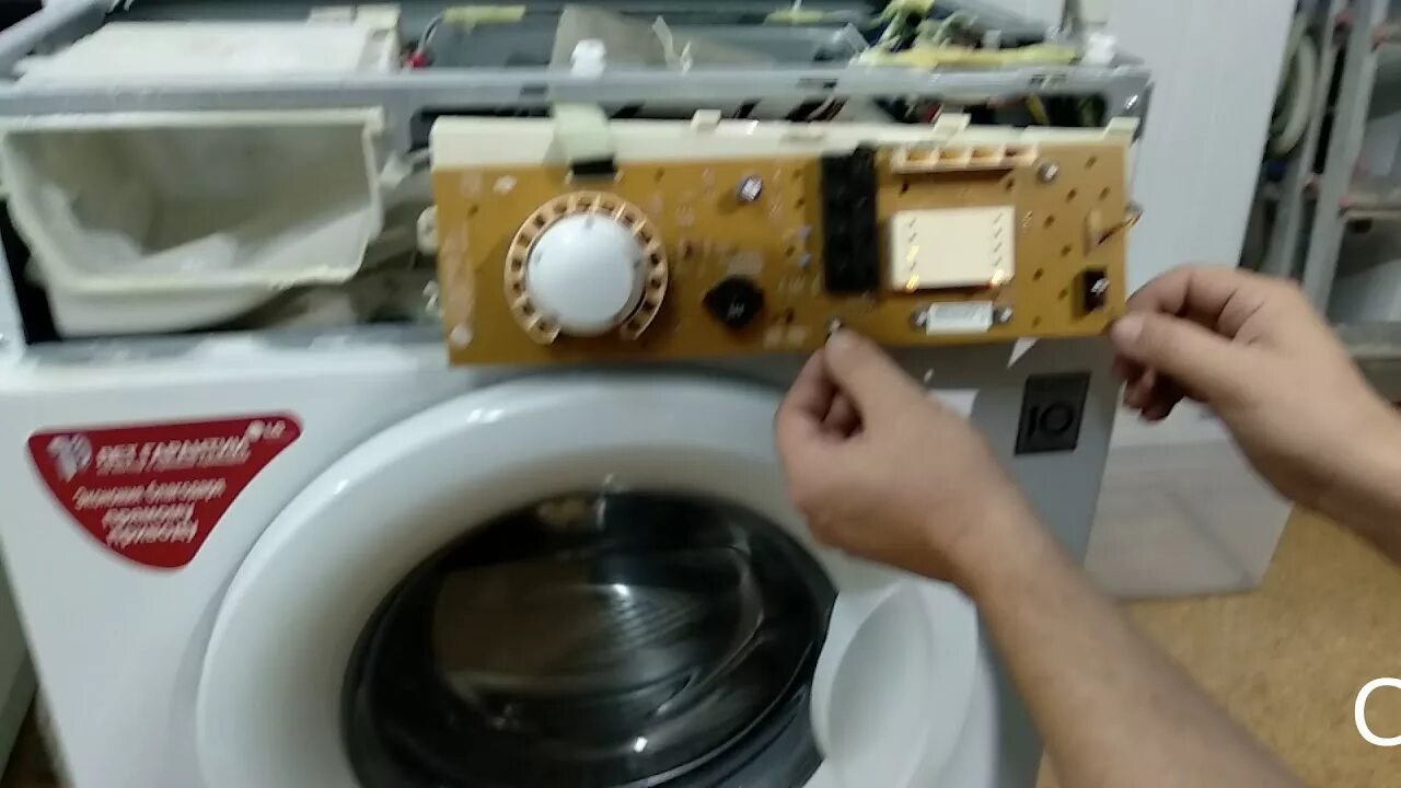 Ремонт стиральной машинки замена. Сломалась машинка стиральная LG. Разобранная стиральная машина. Модуль стиральной машины LG. Замена модуля стиральной машины.