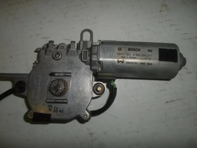 Мотор люка линкольн навигатор. Моторчик люка ниссан. Мотор люка. Моторчик люка бмв е34. Мондео 1 электро мотор люка.