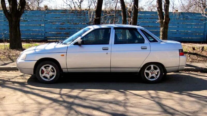 Богдан ваз 2110 богдан. Ваз 2110 боком. Ваз 2110 сбоку. 2110 сбоку. 2110 сбоку.