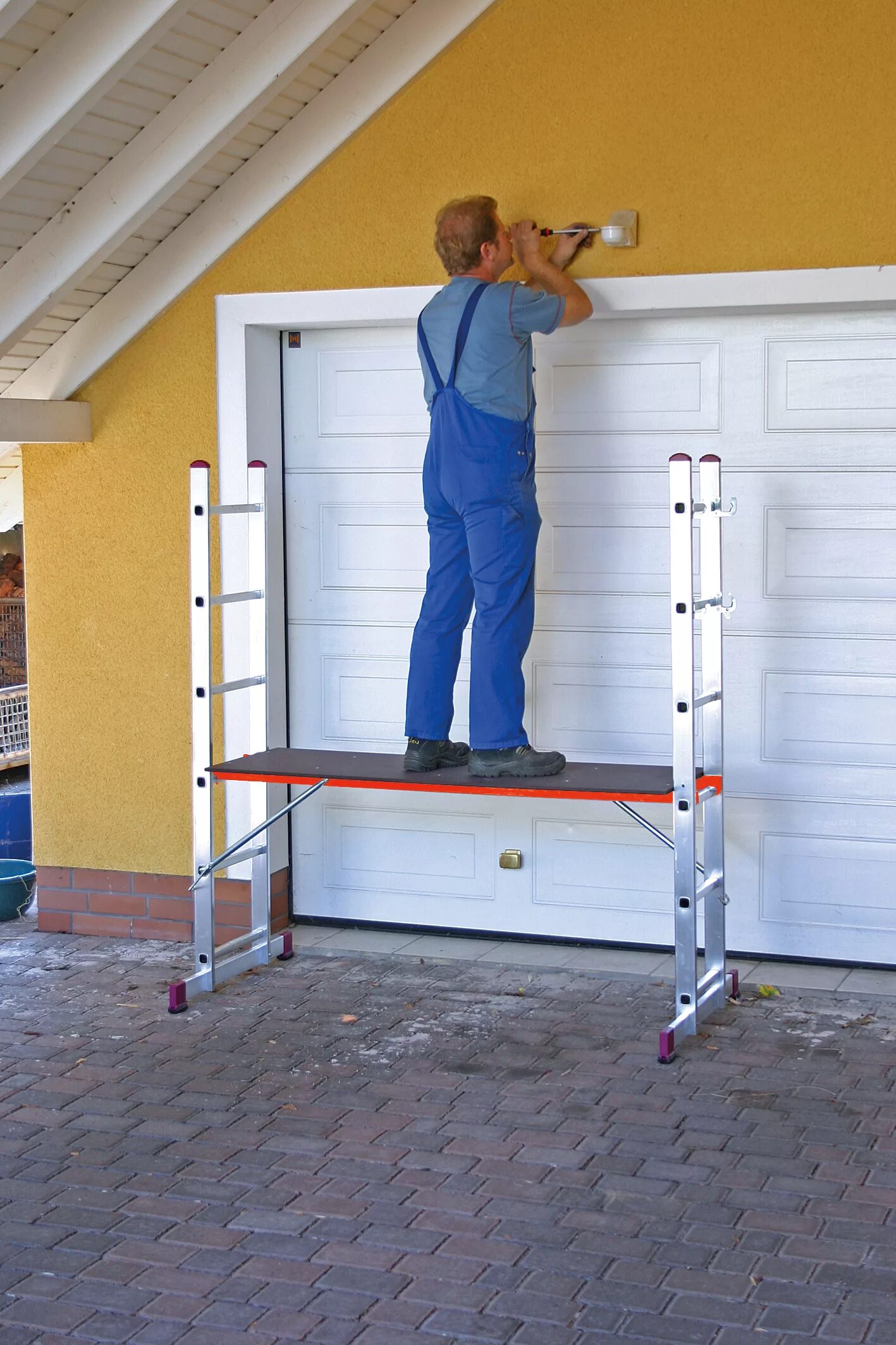 Стремянка xiner ladder стальная 4 ступени 1,55 м. Строительные работы лестница. Стремянка алюмет 707. Строительные работы лестница. Стремянка zarges z600 41316.