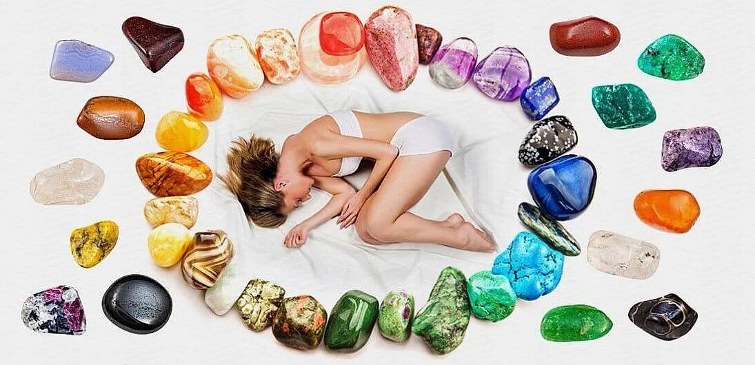 Стеклянный шар гадалки. Тигровый глаз сообщение. Магические свойства человека. Легенда о лунном камне. Малахит характеристика камня.